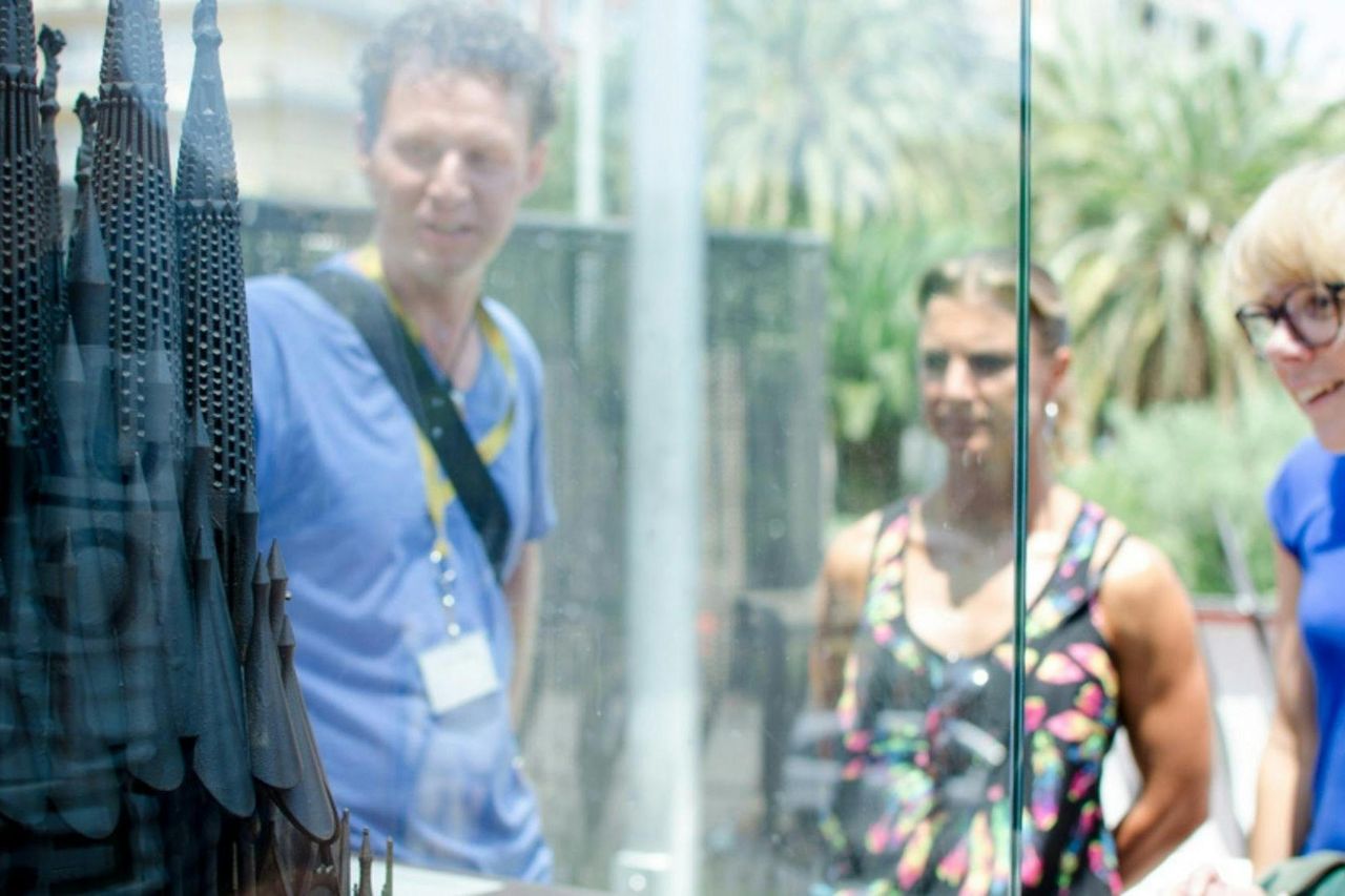 Vai con un locale: Salta la fila per il tour della Sagrada Família in olandese — 8