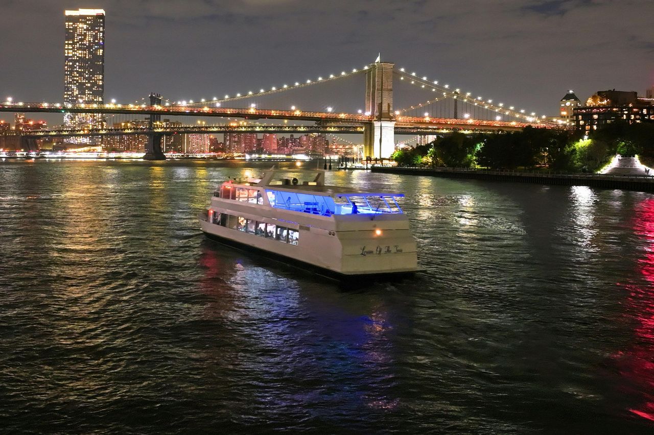 New York: Tour in barca + musica dal vivo