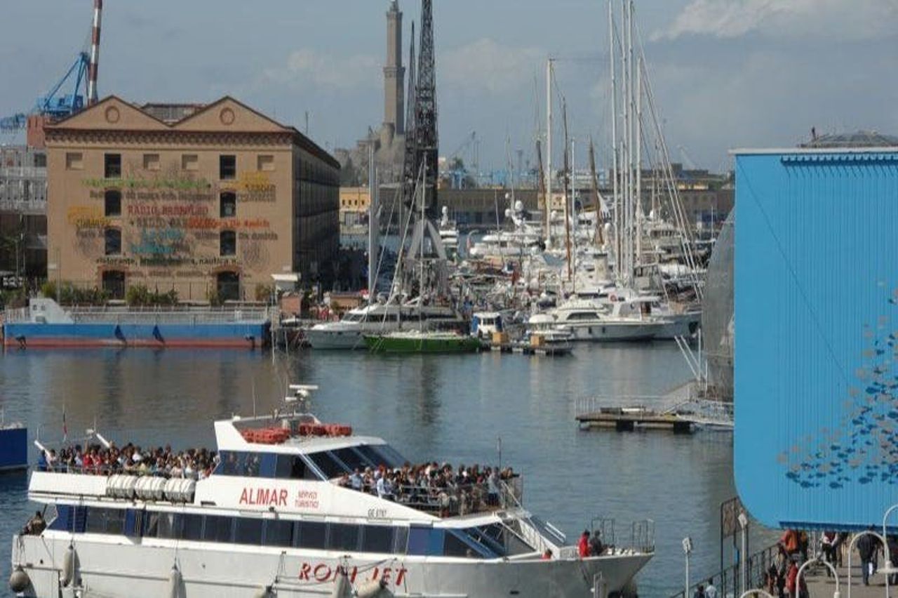 Pass Mare: Biglietto d'ingresso all'Acquario di Genova e al Museo Galata + Tour in barca del porto — 7
