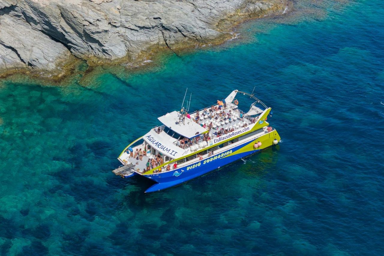 Costa Brava: Tour in barca da Roses + Guida audio — 2