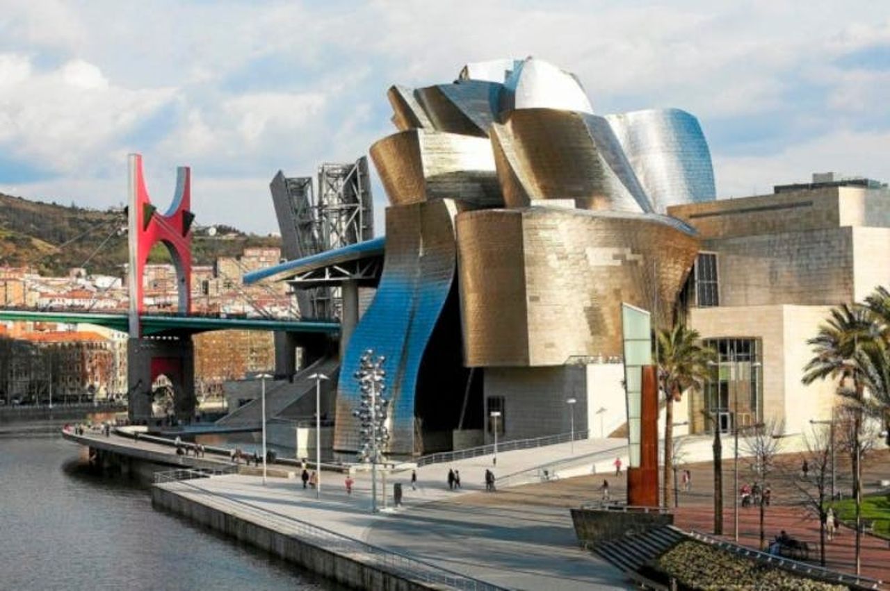 Museo Guggenheim di Bilbao: Biglietto salta-coda + Tour guidato — 4