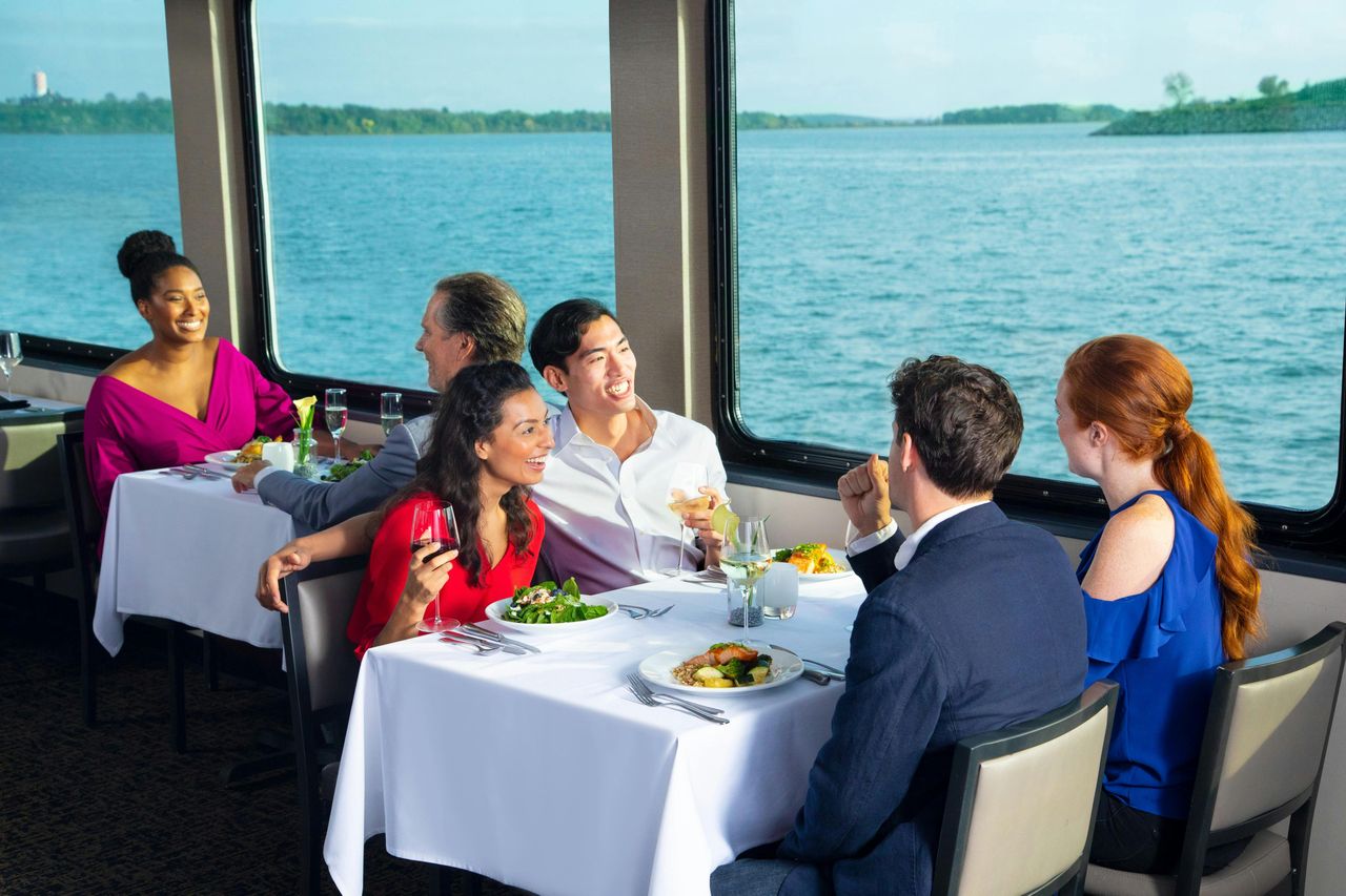 New York: Tour in barca con pranzo firmato