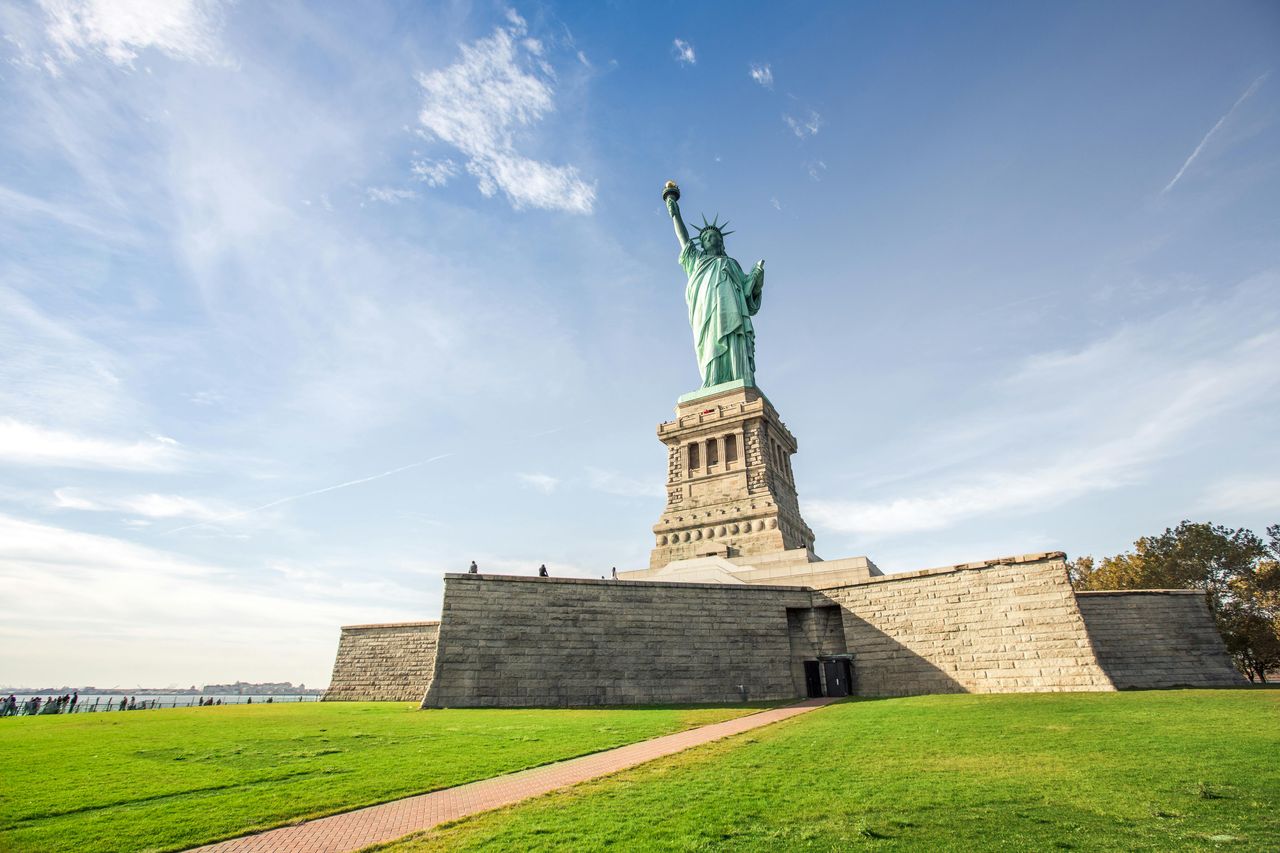 Statua della Libertà ed Ellis Island: Biglietto di ingresso + traghetto di andata e ritorno da Manhattan — 4
