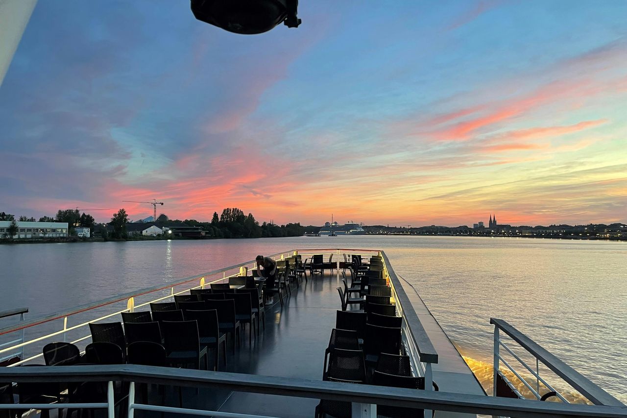 Bordeaux: crociera guidata sulla Garonna con un drink e un canelé — 4