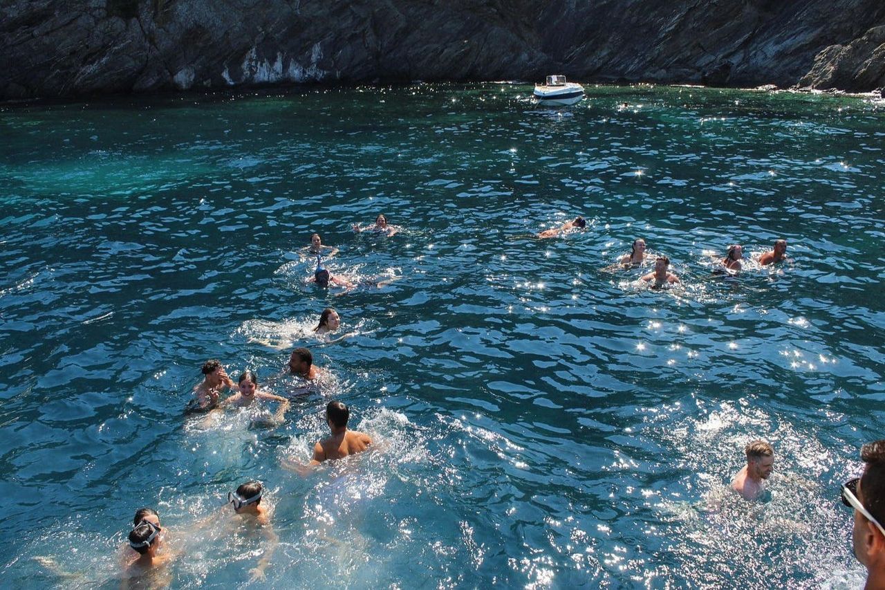 Cadaqués: Tour in barca da Roses + sosta per nuotare — 2