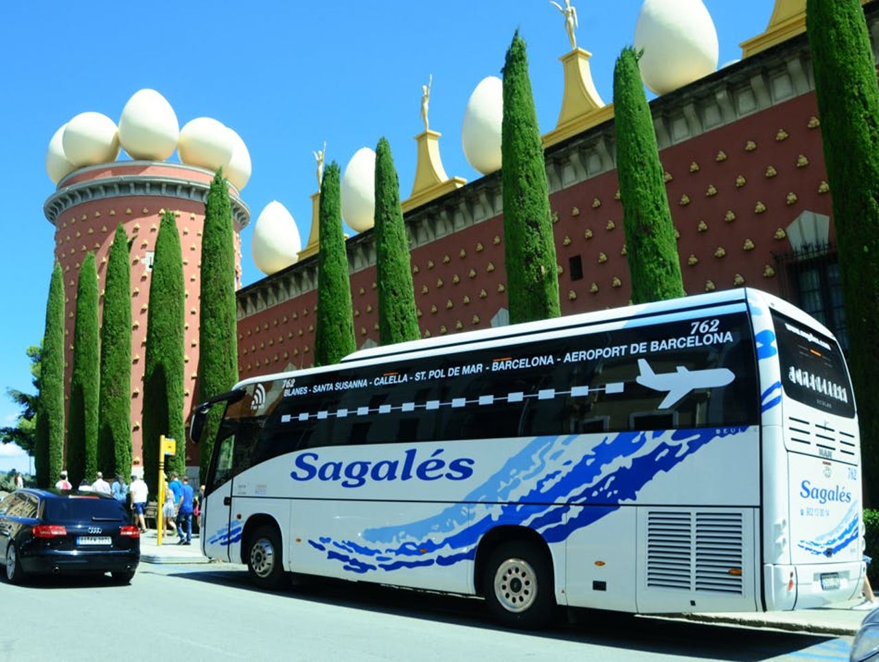 Autobus per Figueres: Pass giornaliero da Barcellona o Girona — 3