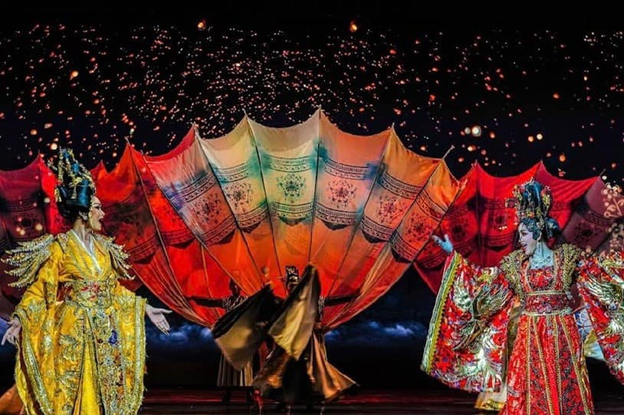 Spettacolo di cabaret al Colosseo di Pattaya — 7