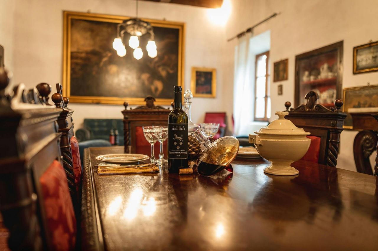 Montalcino: Tour guidato dei vigneti + degustazione di vini nel castello