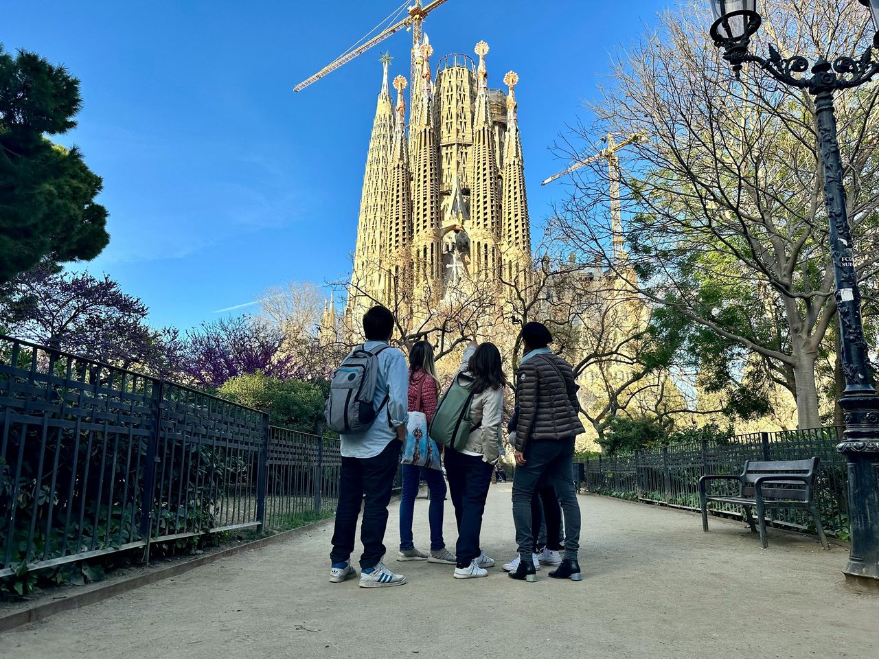 Go With A Local: Tour della Sagrada Família con salta fila in inglese — 2