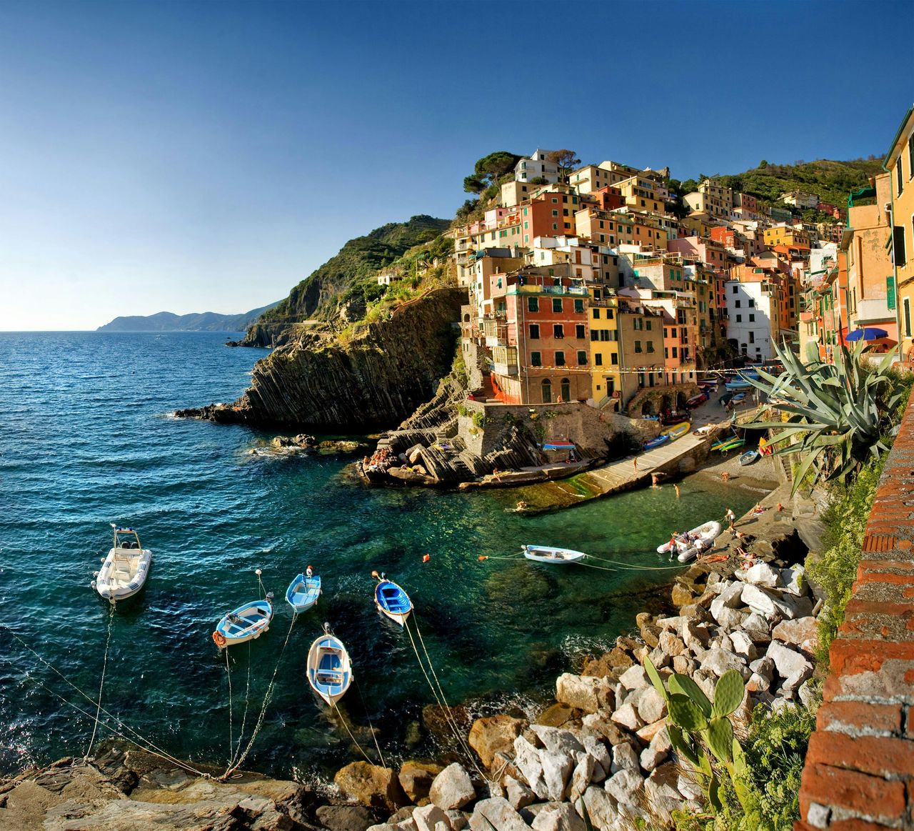 Cinque Terre: Tour guidato in barca di Riomaggiore e Monterosso