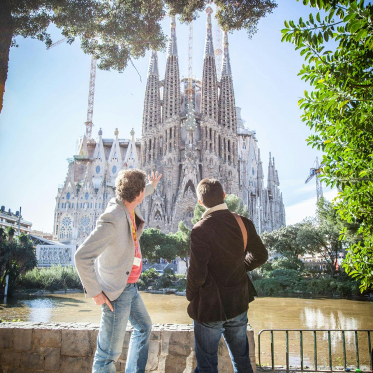 Vai con un locale: Salta la fila per il tour della Sagrada Família in olandese