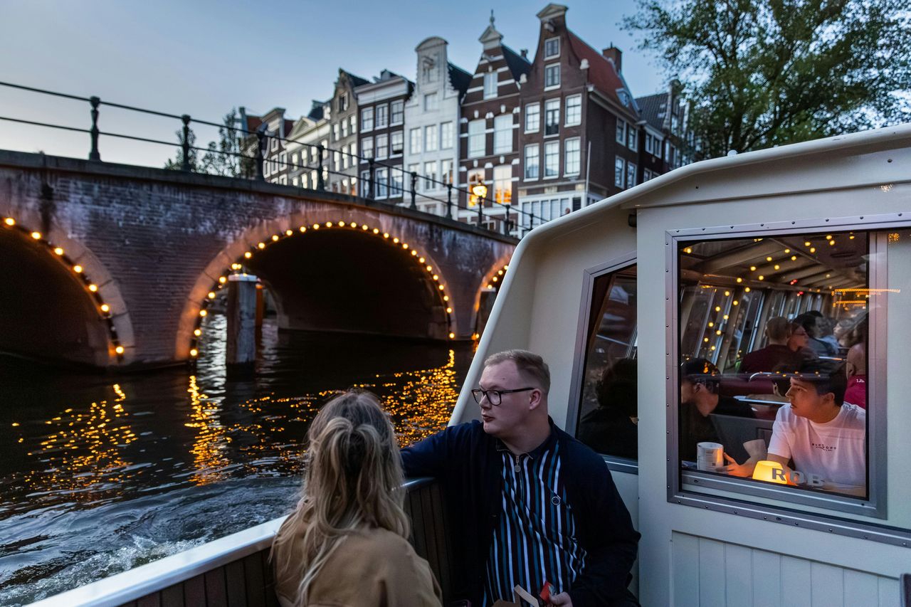 Amsterdam: Blue Boat Tour serale in barca sui canali — 3
