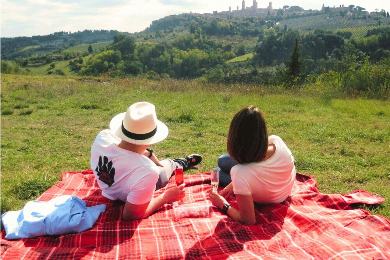 Toscana: Tour guidato privato in tuk tuk + picnic + degustazione di olio d'oliva e vino — 2