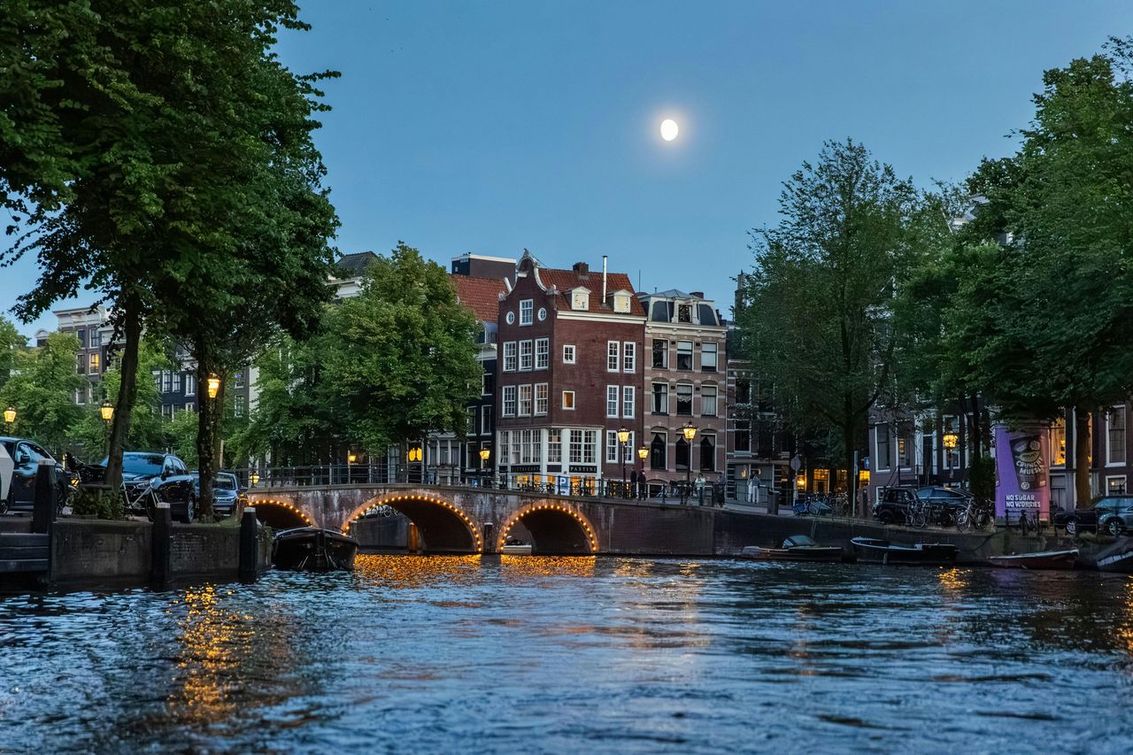 Amsterdam: Blue Boat Tour serale in barca sui canali — 4