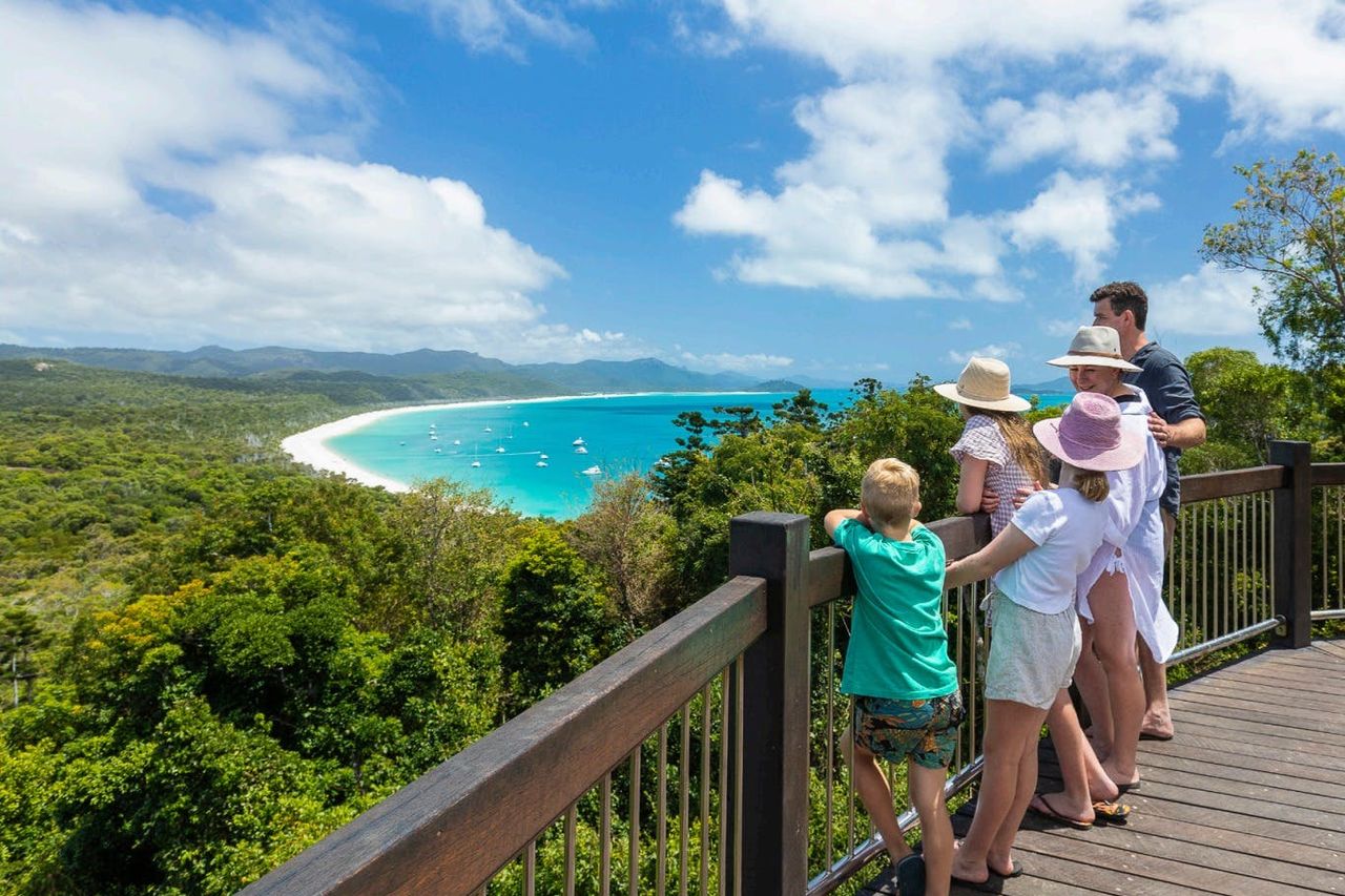 Spiaggia di Whitehaven: Tour in barca da Airlie Beach + tour guidato di Hill Inlet + barbecue — 2