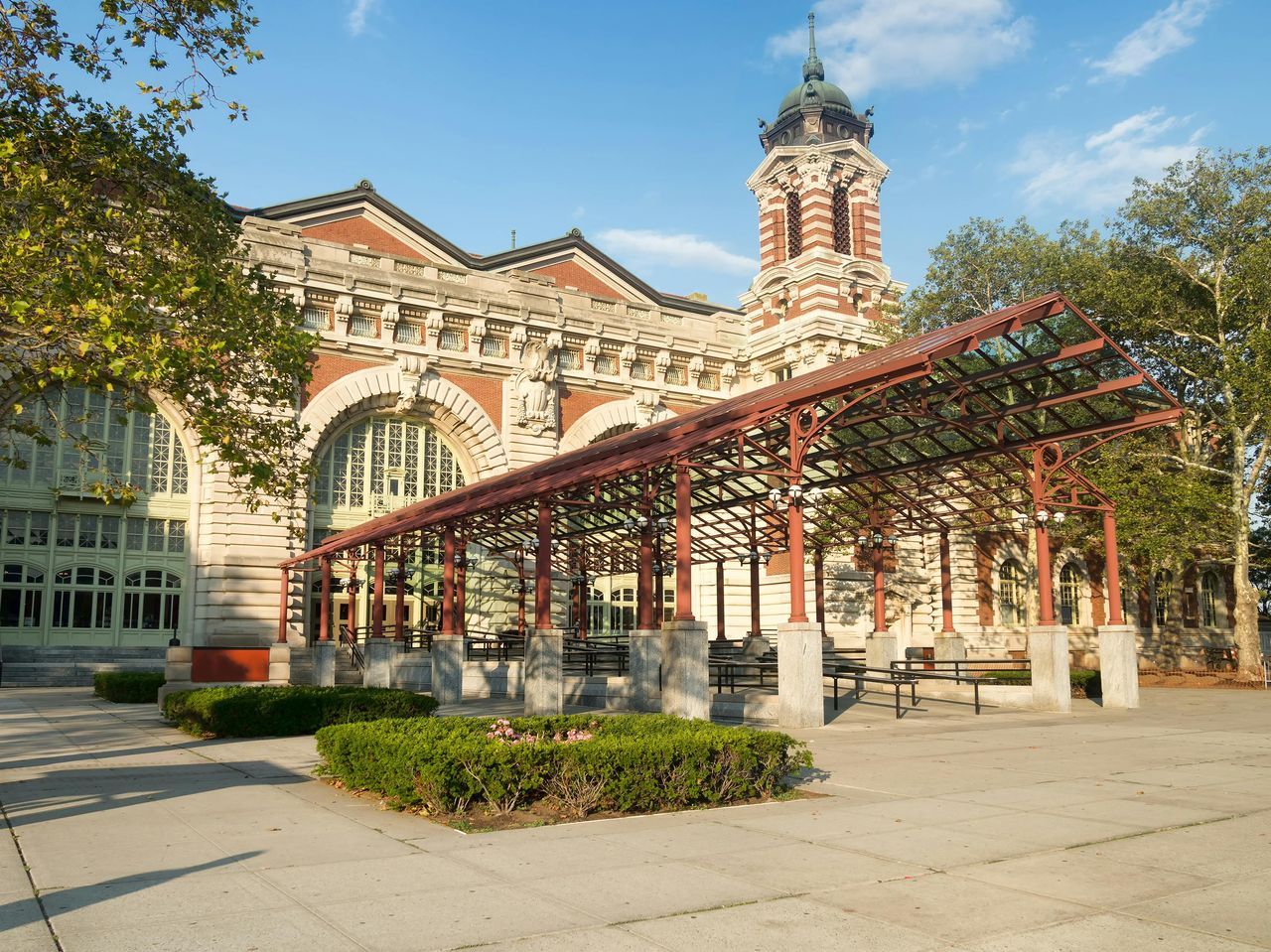 Statua della Libertà ed Ellis Island: Biglietto di ingresso + traghetto di andata e ritorno da Manhattan — 3