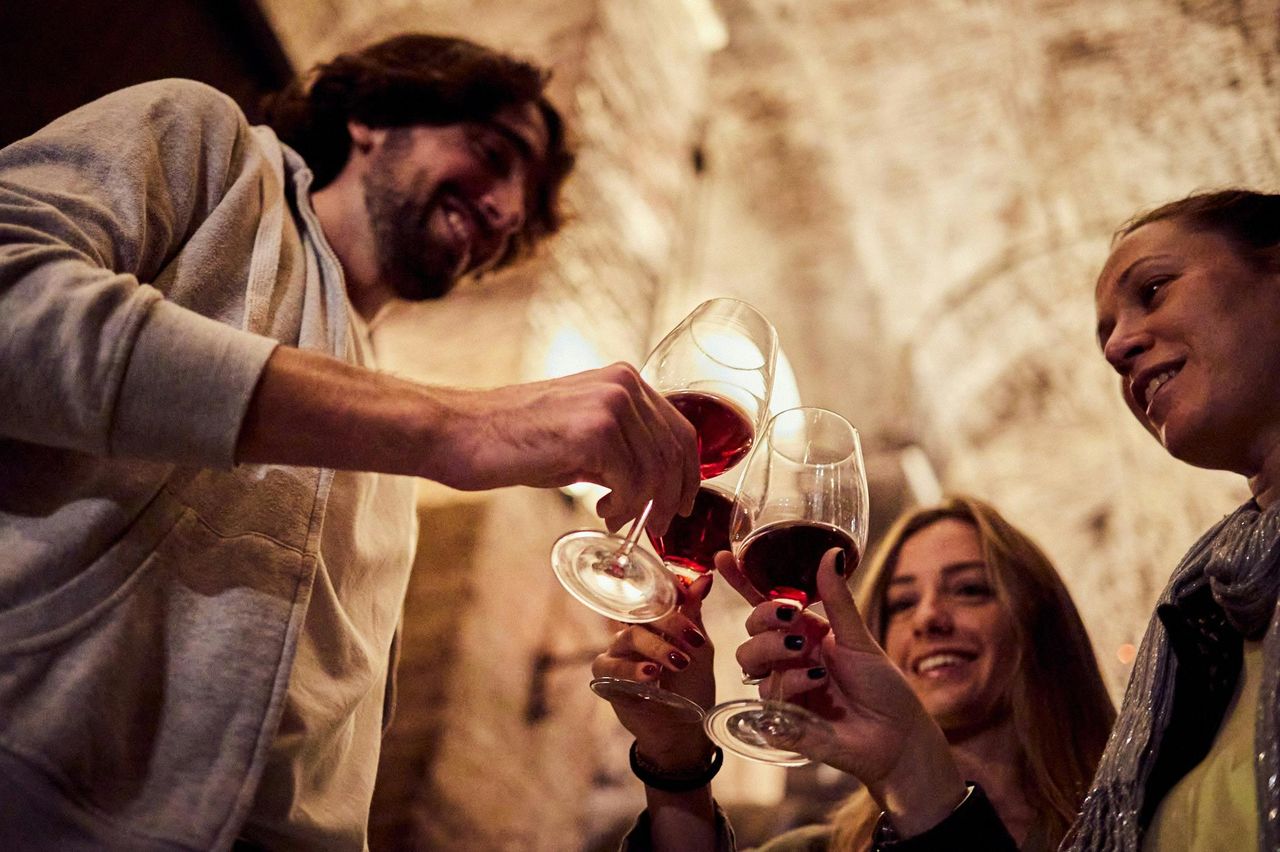 Montepulciano: Tour di degustazione in due cantine storiche — 2