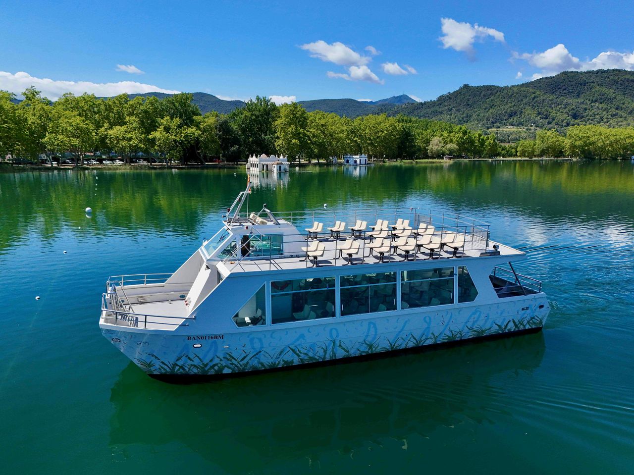 Girona: Tour in barca del Lago di Banyoles