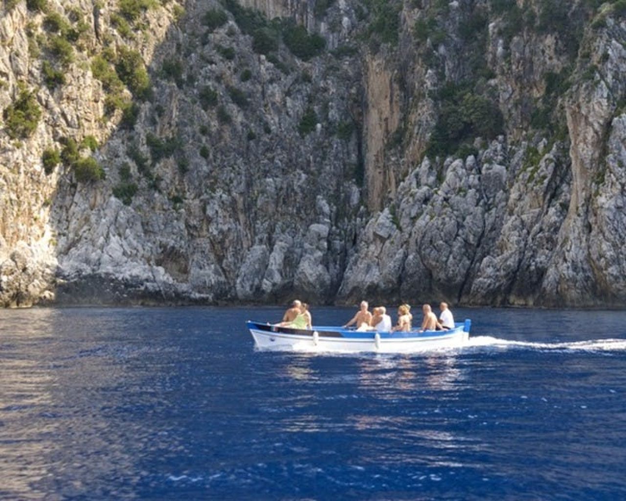 Grotte di Capo Palinuro: Escursione in Barca da Palinuro