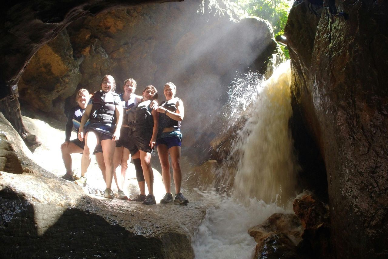 Foresta di Vega Baja: Escursione guidata alle grotte e alla cascata — 8