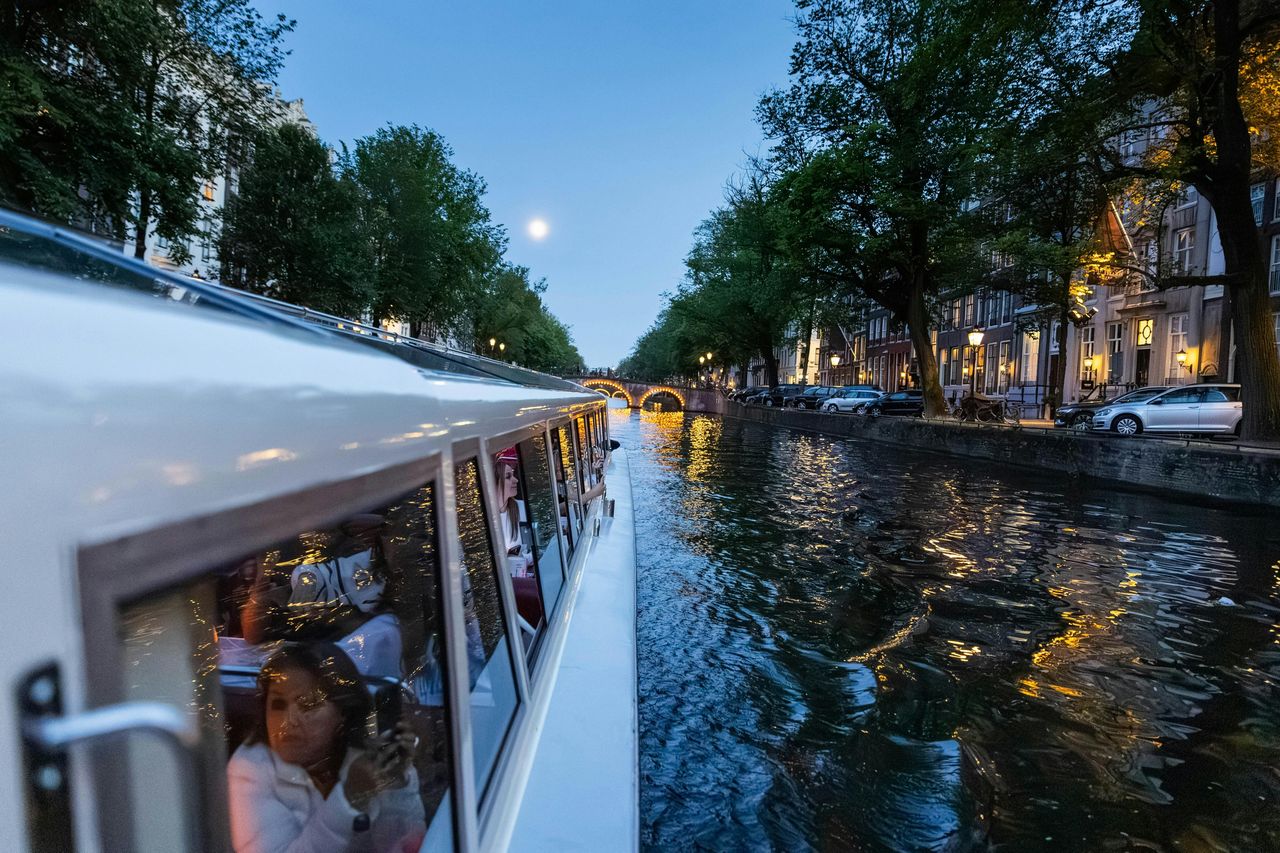 Amsterdam: Blue Boat Tour serale in barca sui canali — 6