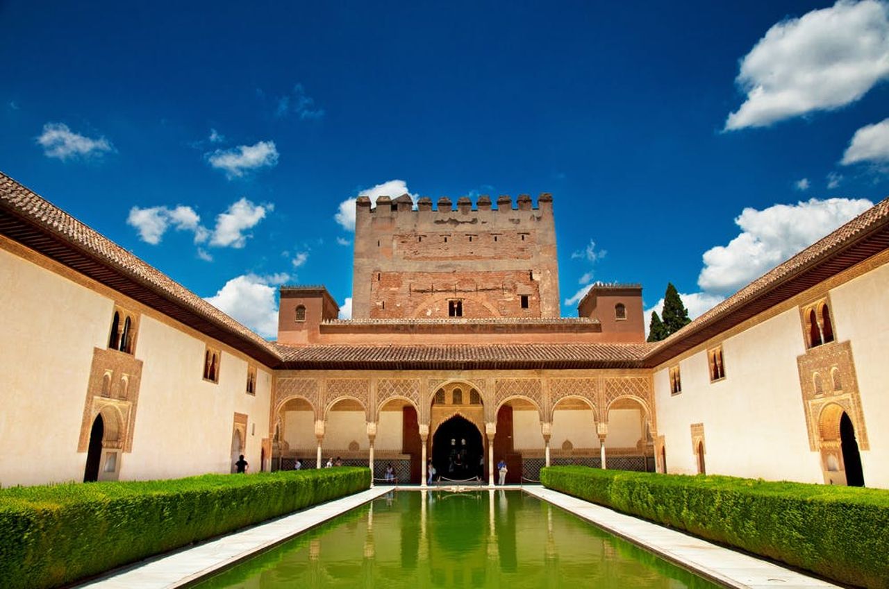 Alhambra e Palazzi nazarì: Biglietto salta-coda + Tour guidato — 6