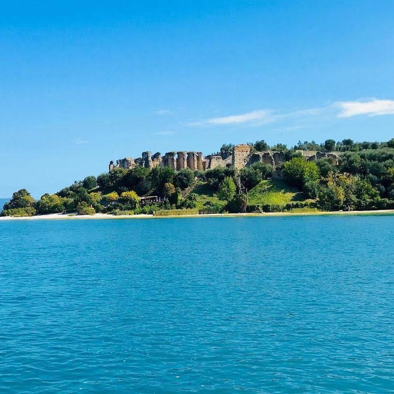Lago di Garda: Tour in Barca di 25 Minuti della Penisola da Sirmione — 3