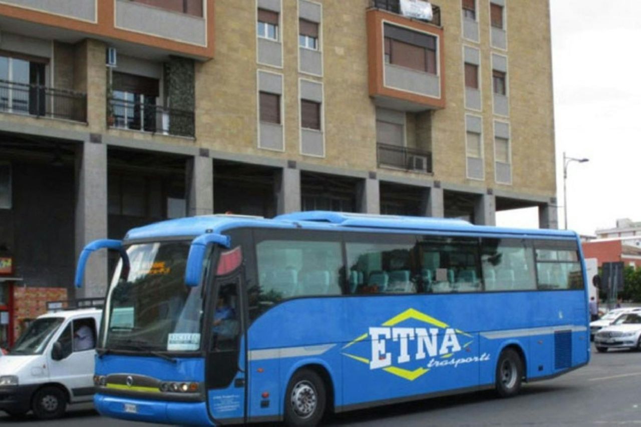 Aeroporto di Catania Fontanarossa: Trasferimento in autobus dal terminal degli autobus di Taormina all'aeroporto