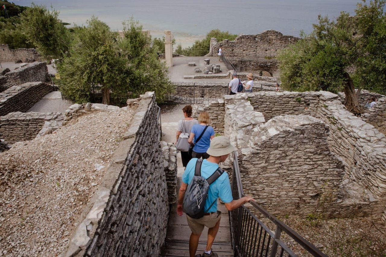 Sirmione: Tour in barca e Grotte di Catullo — 6