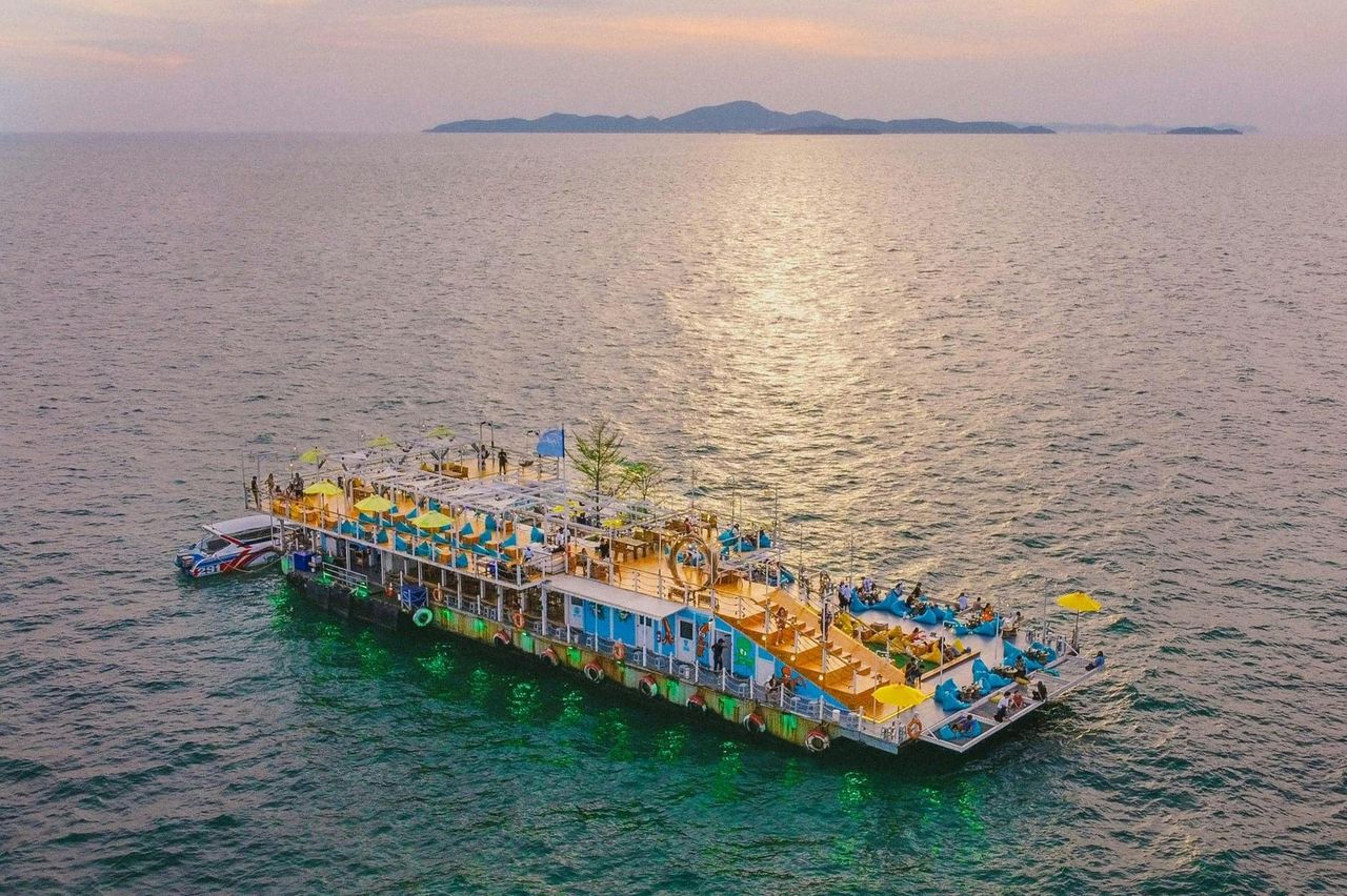Tappia Floating Cafe Pattaya: Bevanda + Pesca al calamaro + Trasferimenti