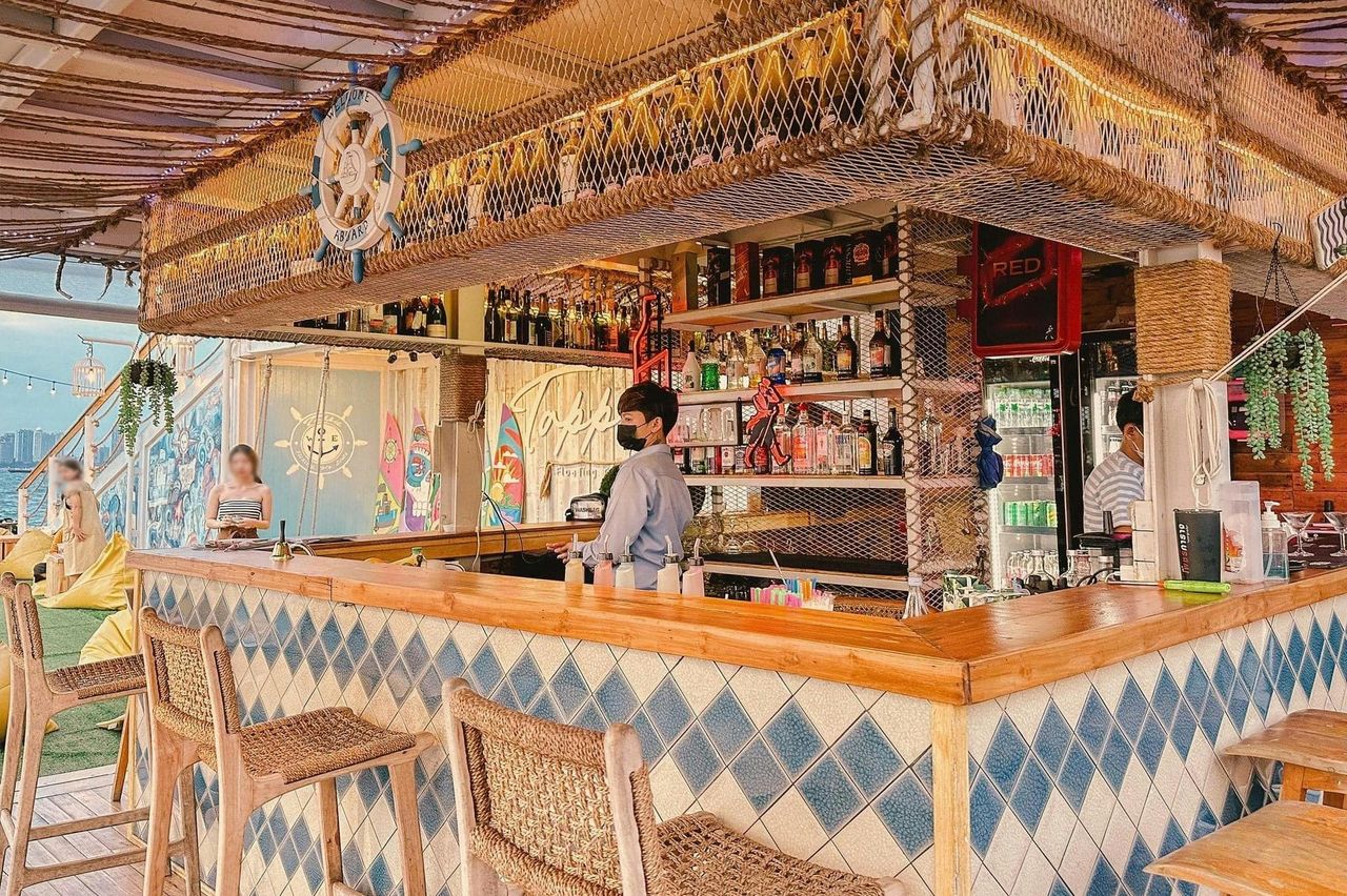Tappia Floating Cafe Pattaya: Bevanda + Pesca al calamaro + Trasferimenti — 5