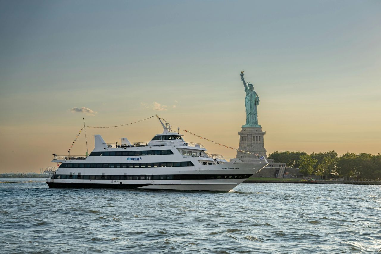 New York: Tour in barca con brunch degno di nota