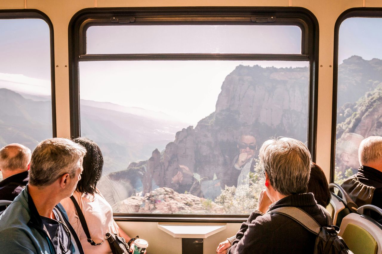 Montserrat e Cantine - Viaggio A/R + Esperienza Enologica con Pasto Tradizionale — 2