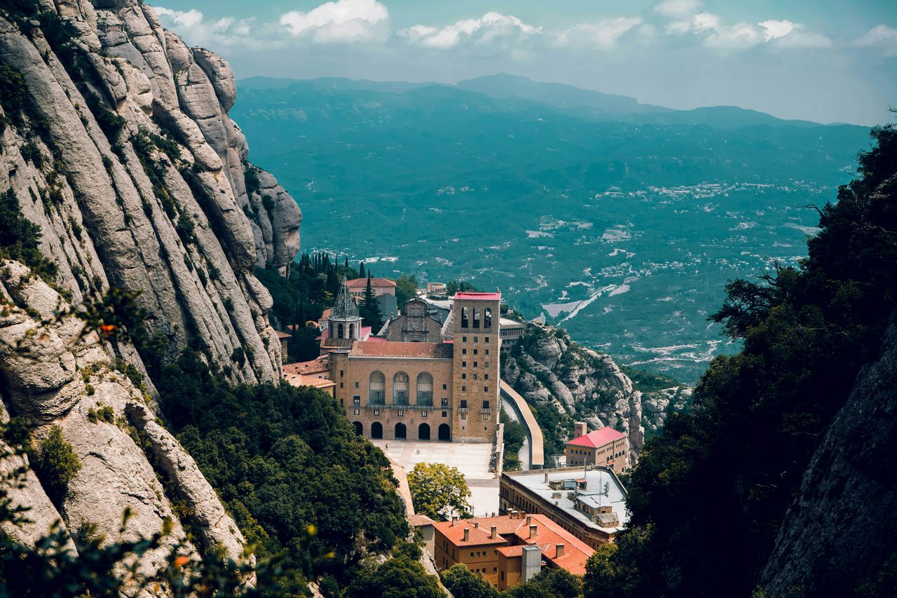 Montserrat Mountain Card: Treno da Barcellona + Ferrovia a cremagliera + Accesso Moreneta — 2