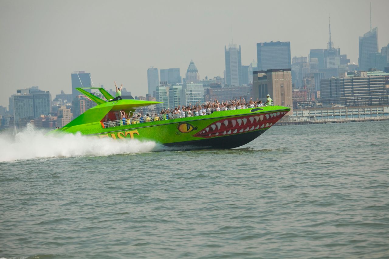 New York: The Beast Giro in motoscafo — 3