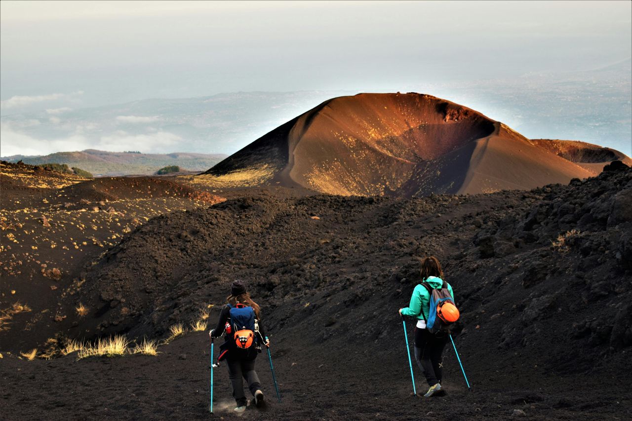Escursione sull'Etna al mattino o al tramonto e visita alla Grotta della Lava