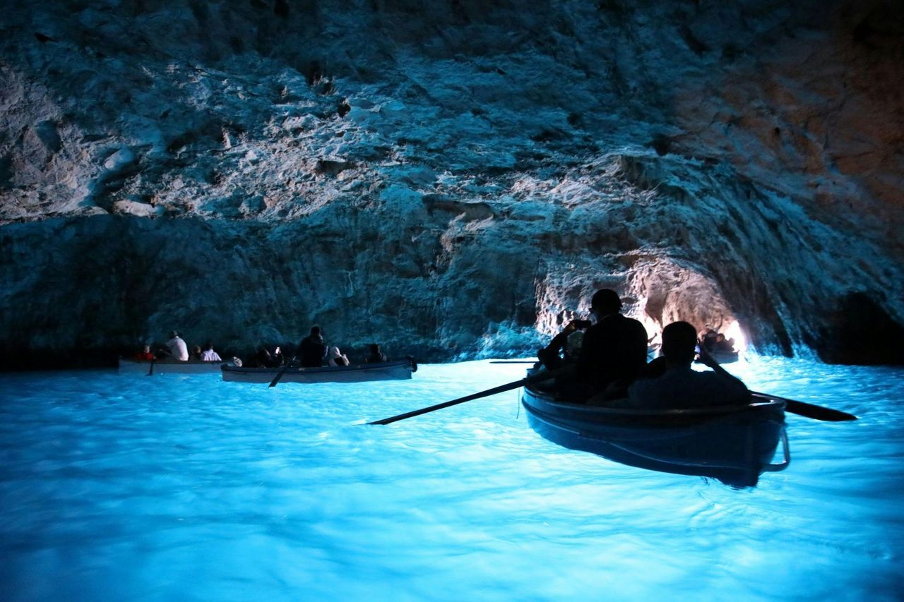 Capri: Tour guidato in barca + bevande + visita alla Grotta Azzurra