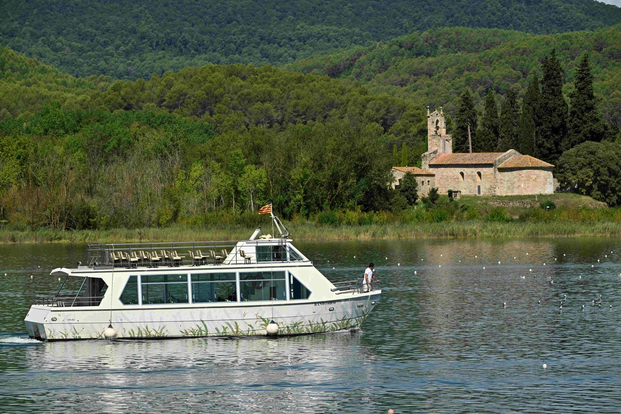 Girona: Tour in barca del Lago di Banyoles — 2