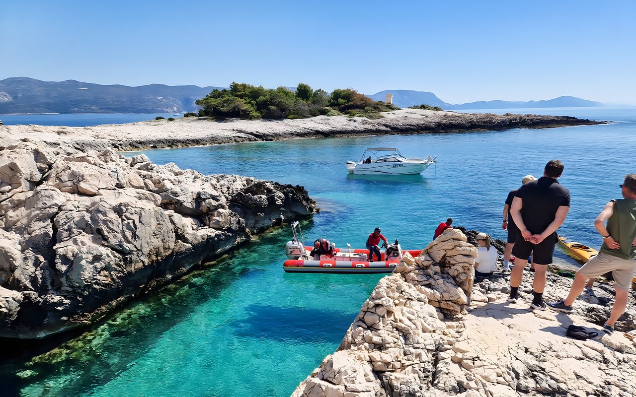 Isola di Korcula: tour in un gruppo piccolo privato con snorkeling, relitto di una nave e spiagge nascoste — 4