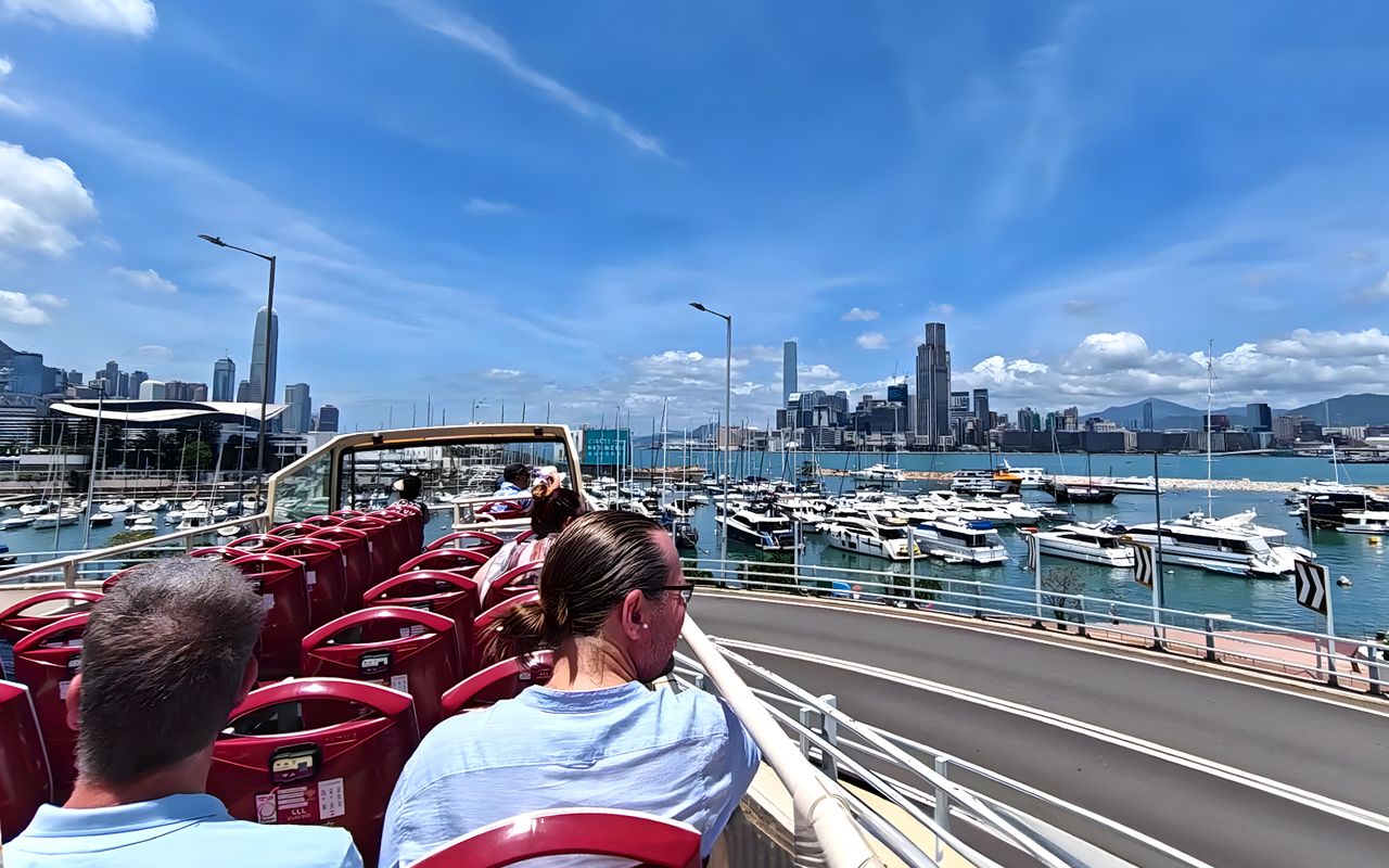 Big Bus: tour in autobus Hop-on Hop-off di Hong Kong con trasferimento in traghetto da Victoria Harbor — 4
