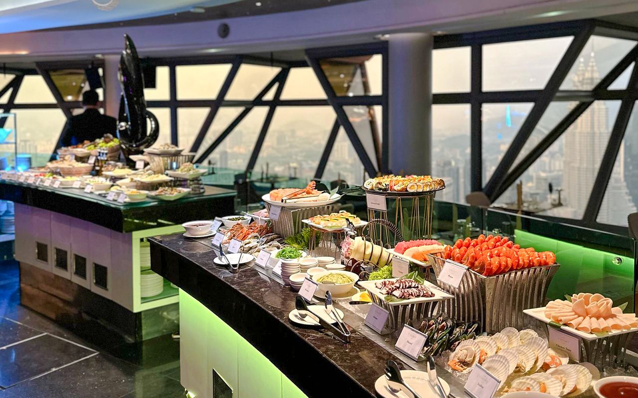 Buffet Hi-Tea all'ORBIT Revolving Dining di KL Tower  — 6