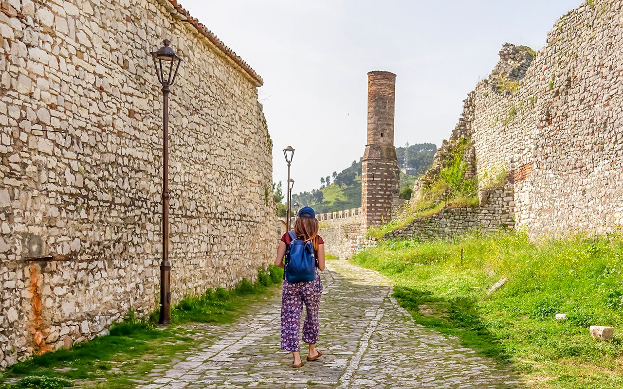 Da Tirana: tour in giornata del patrimonio dell'UNESCO Berat e del lago Belshi — 4
