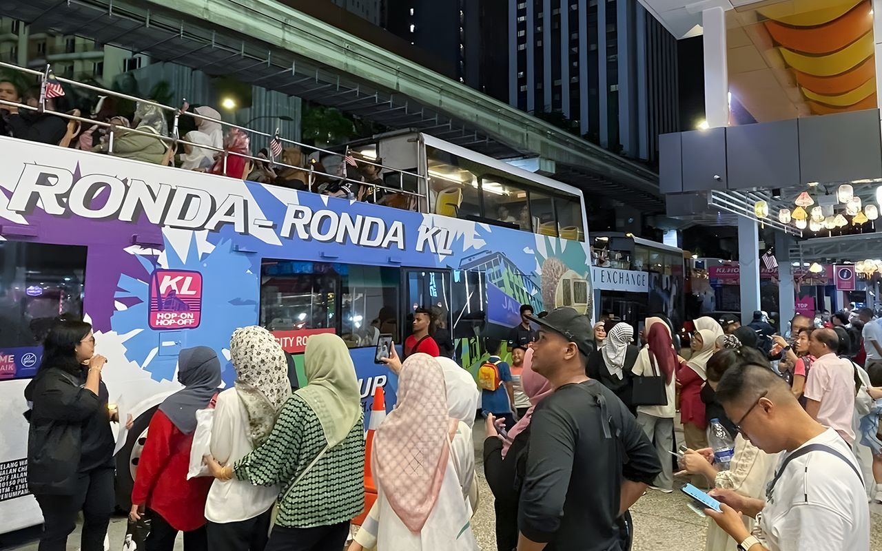 Tour notturno di Kuala Lumpur in autobus — 4