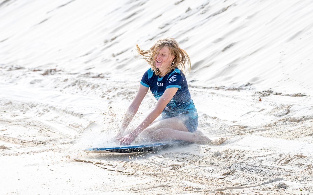Moreton Island: Snorkeling dei relitti di Tangalooma, Kayak trasparente e tour del deserto in fuoristrada con pranzo — 5