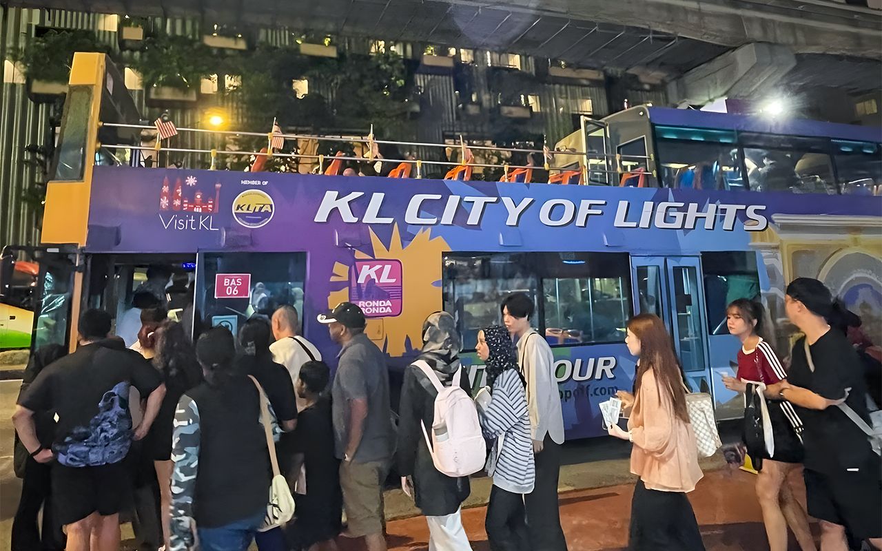 Tour notturno di Kuala Lumpur in autobus — 5