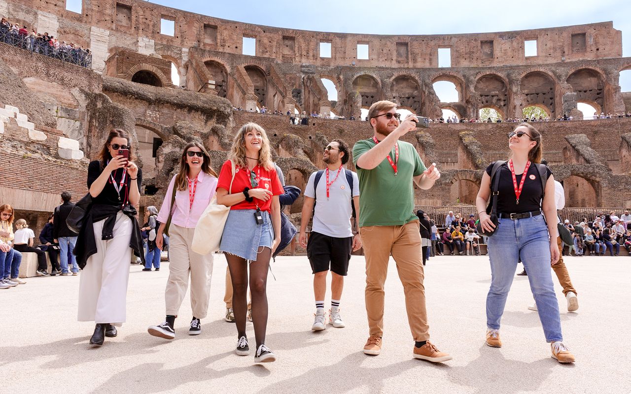 Colosseo, Colle Palatino e Foro Romano con tour guidato al piano dell'arena