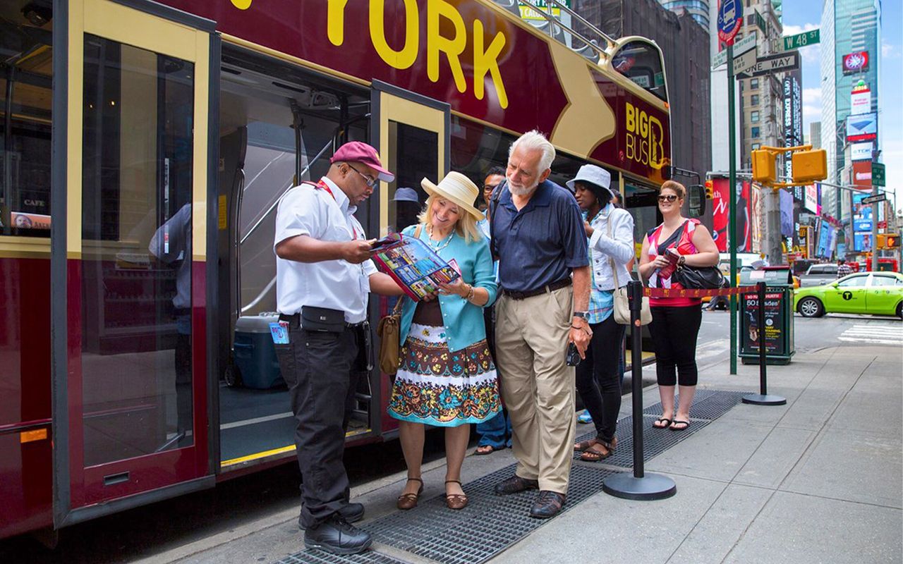 Combo: tour di New York in autobus Hop-on Hop-off + biglietti per la Statua della Libertà ed Ellis Island — 2