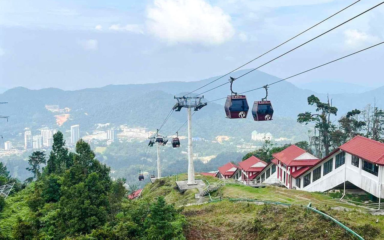Combinazione funivia e parco a tema di Genting Highlands Premium Outlets — 7
