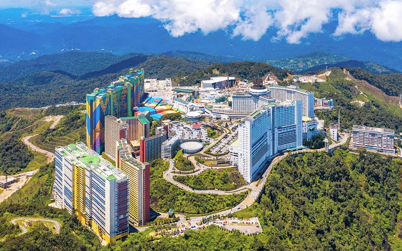 Combinazione funivia e parco a tema di Genting Highlands Premium Outlets — 6
