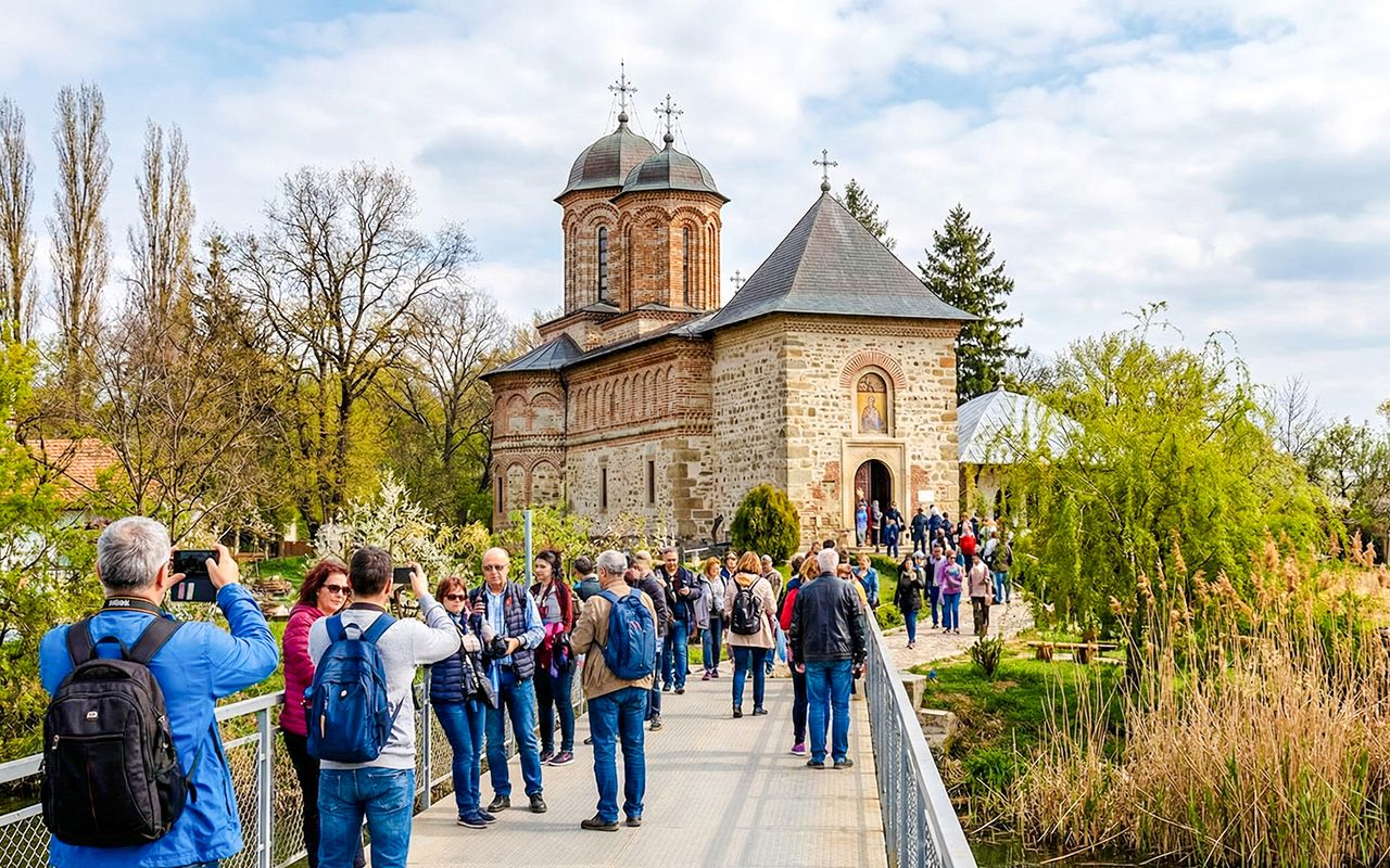 Tour di un giorno della Tomba di Dracula al Monastero di Snagov e della Miniera di Sale di Slanic da Bucarest — 3